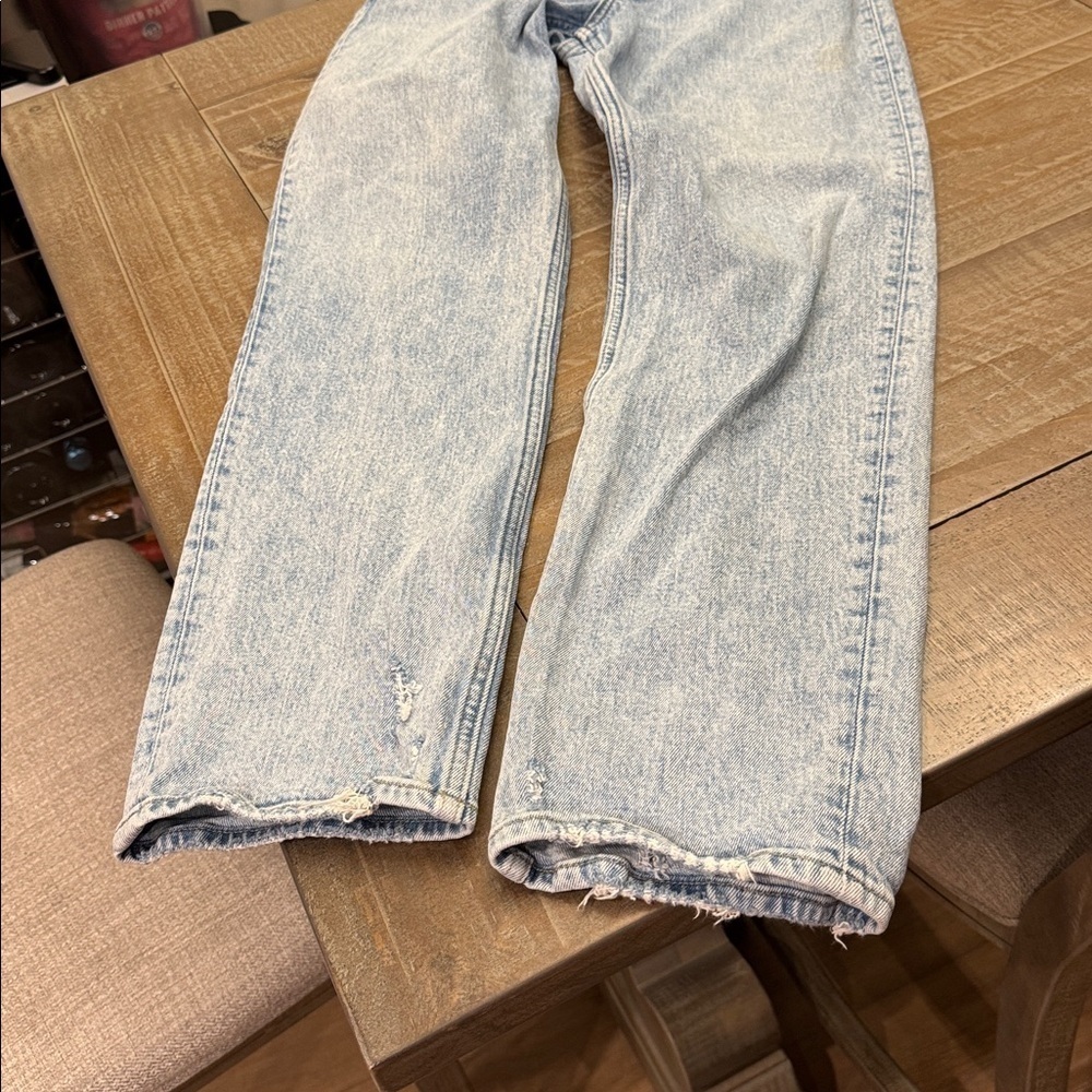 Abercrombie and Fitch Ultra High Rise 90s Straight Jean - Picture 7 of 11